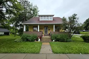 1035 Academy St, Elroy, WI 53929 - Photo 2