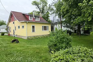 1035 Academy St, Elroy, WI 53929 - Photo 4