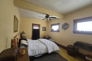 1035 Academy St, Elroy, WI 53929 - Photo 14