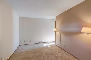 5601 Dahmen Dr, Waunakee, WI 53597 - Photo 32