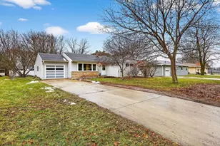 239 E Spaulding St, Watertown, WI 53098 - Photo 1