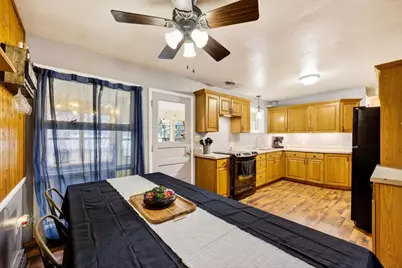 239 E Spaulding Street, Watertown, WI 53098 - Photo 8