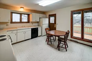 6502 Pilgrim Rd, Madison, WI 53711 - Photo 14