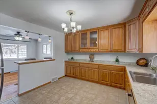 413 N Rosa Rd, Madison, WI 53705 - Photo 4