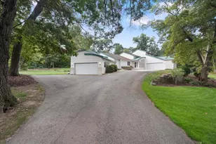 1484 Ravenoaks Trail, Oregon, WI 53575 - Photo 2