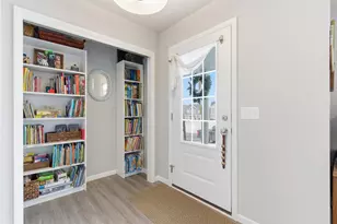 629 Hillcrest Dr, Waunakee, WI 53597 - Photo 4