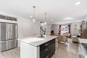 629 Hillcrest Dr, Waunakee, WI 53597 - Photo 10