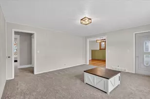 701 E 5th Ave, Brodhead, WI 53520 - Photo 8