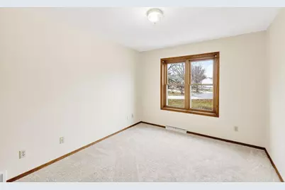 10 Wynbrook Circle, Madison, WI 53704 - Photo 12