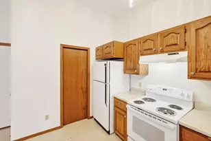 10 Wynbrook Cir, Madison, WI 53704 - Photo 8