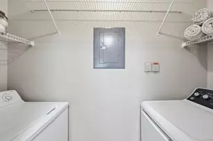 802 Kottke Dr, Madison, WI 53719 - Photo 16