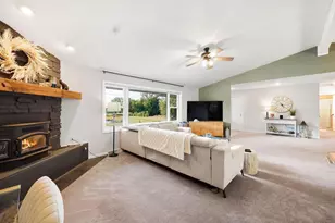 64 Oakland Rd, Cambridge, WI 53523 - Photo 14