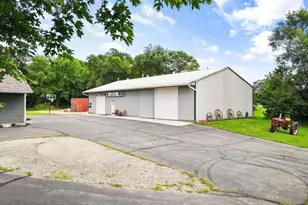 64 Oakland Rd, Cambridge, WI 53523 - Photo 6