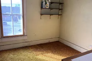 215 E Centerway St, Janesville, WI 53545 - Photo 10