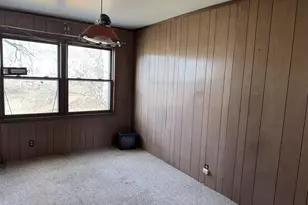 215 E Centerway St, Janesville, WI 53545 - Photo 2