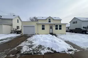 511 N Glendale Ave, Tomah, WI 54660 - Photo 1