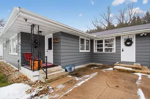 209 W Chestnut St, Pardeeville, WI 53934 - Photo 2