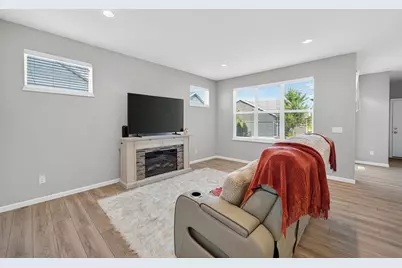 2186 Rosenberg Lane, Sun Prairie, WI 53590 - Photo 4