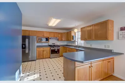 5215 Manitowoc Parkway, Madison, WI 53705 - Photo 10