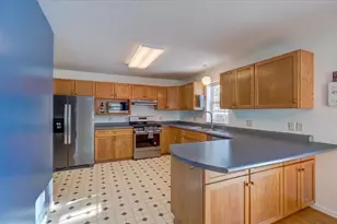 5215 Manitowoc Pkwy, Madison, WI 53705 - Photo 10