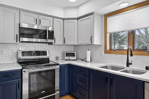 7214 Saukdale Dr, Madison, WI 53717 - Photo 10