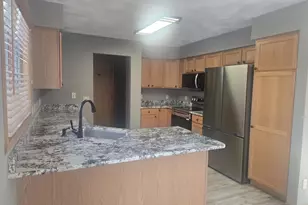 4242 Greenbriar Dr, Janesville, WI 53546 - Photo 4