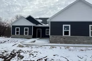 190 Deer Run Dr, Fall River, WI 53932 - Photo 2