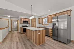 312 Brooke Cir, Montello, WI 53949 - Photo 6