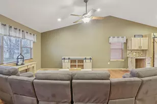 W10675 Wildenberg Dr, Lodi, WI 53555 - Photo 6