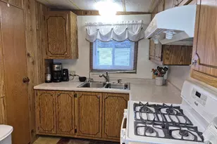 125 Falling Creek Cir, Janesville, WI 53548 - Photo 10