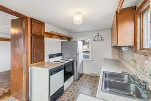 212 E Carroll St, Portage, WI 53901 - Photo 4