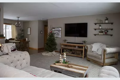 532 S 15th Avenue, West Bend, WI 53095 - Photo 2