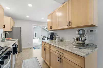 4218 Warwick Way, Madison, WI 53711 - Photo 8