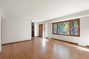 4417 Barby Ln, Madison, WI 53704 - Photo 10