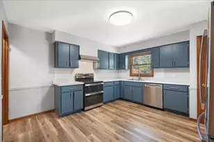 4417 Barby Ln, Madison, WI 53704 - Photo 12