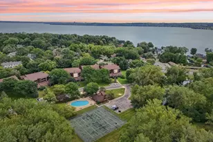 3108 Creekview Dr, Middleton, WI 53562 - Photo 2