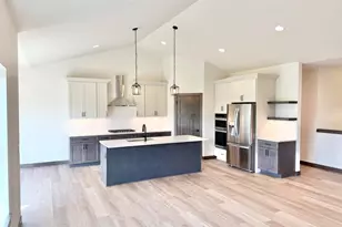 477 Foxfield Ct, Oregon, WI 53575 - Photo 6