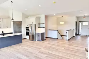 477 Foxfield Ct, Oregon, WI 53575 - Photo 14