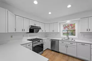 205 E Verleen Ave, Waunakee, WI 53597 - Photo 12