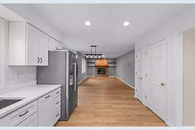 205 E Verleen Avenue, Waunakee, WI 53597 - Photo 14