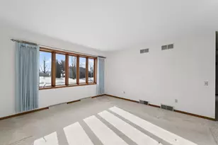 5758 Modernaire St, Fitchburg, WI 53711 - Photo 4