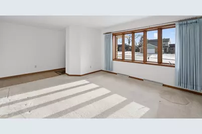 5758 Modernaire Street, Fitchburg, WI 53711 - Photo 6