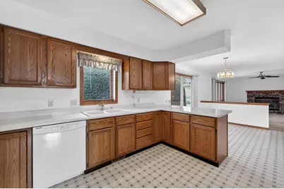 5758 Modernaire Street, Fitchburg, WI 53711 - Photo 10