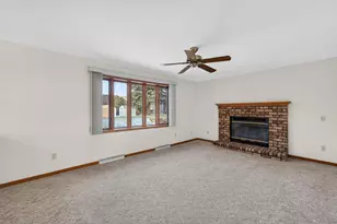 5758 Modernaire St, Fitchburg, WI 53711 - Photo 16