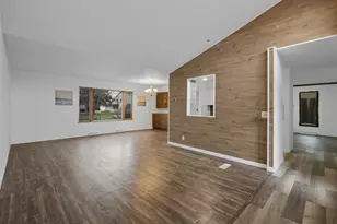 313 Sunset Rd, Columbus, WI 53925 - Photo 4