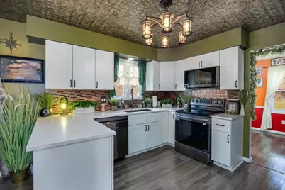 6668 W Wood Ridge Drive, Janesville, WI 53548 - Photo 8