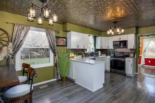 6668 W Wood Ridge Dr, Janesville, WI 53548 - Photo 12