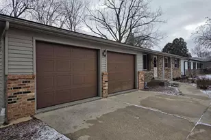 385 S Woodland Dr, Whitewater, WI 53190 - Photo 2