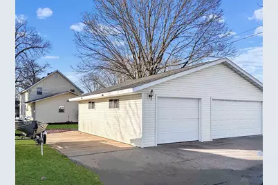 412 N Wacouta Avenue, Prairie Du Chien, WI 53821 - Photo 2