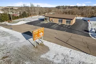 1620 Academy St, Elroy, WI 53929 - Photo 12